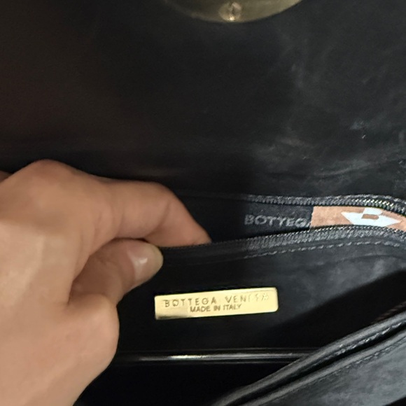 Bottega Veneta Vintage Nappa Intrecciato Shoulder Bag - Picture 4 of 10